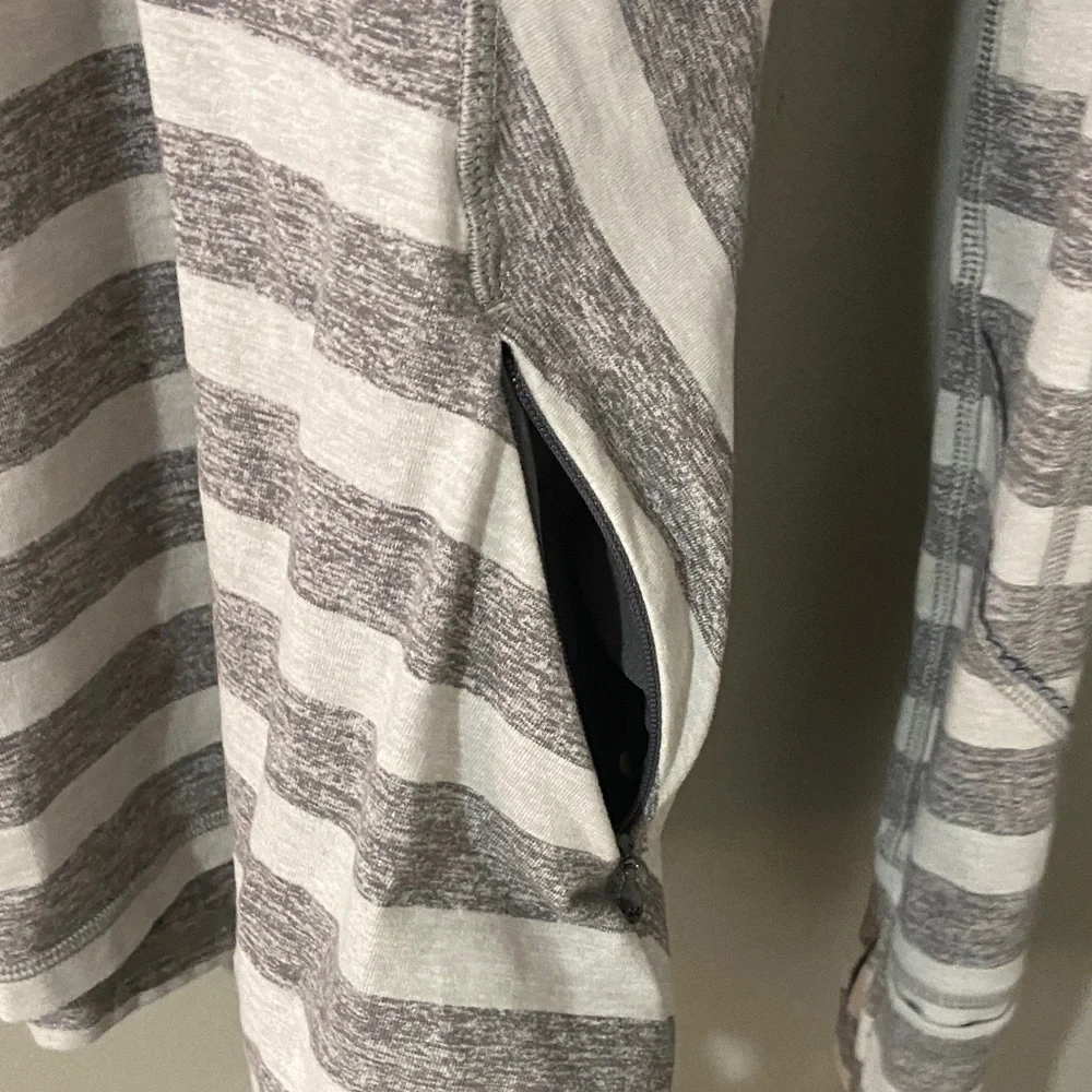 Lululemon quarter zip pull over size 6 dark / light gray stripe - Picture 11 of 13